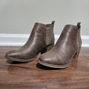 B52 By Bullboxer Taupe Hayden Ankle Booties
